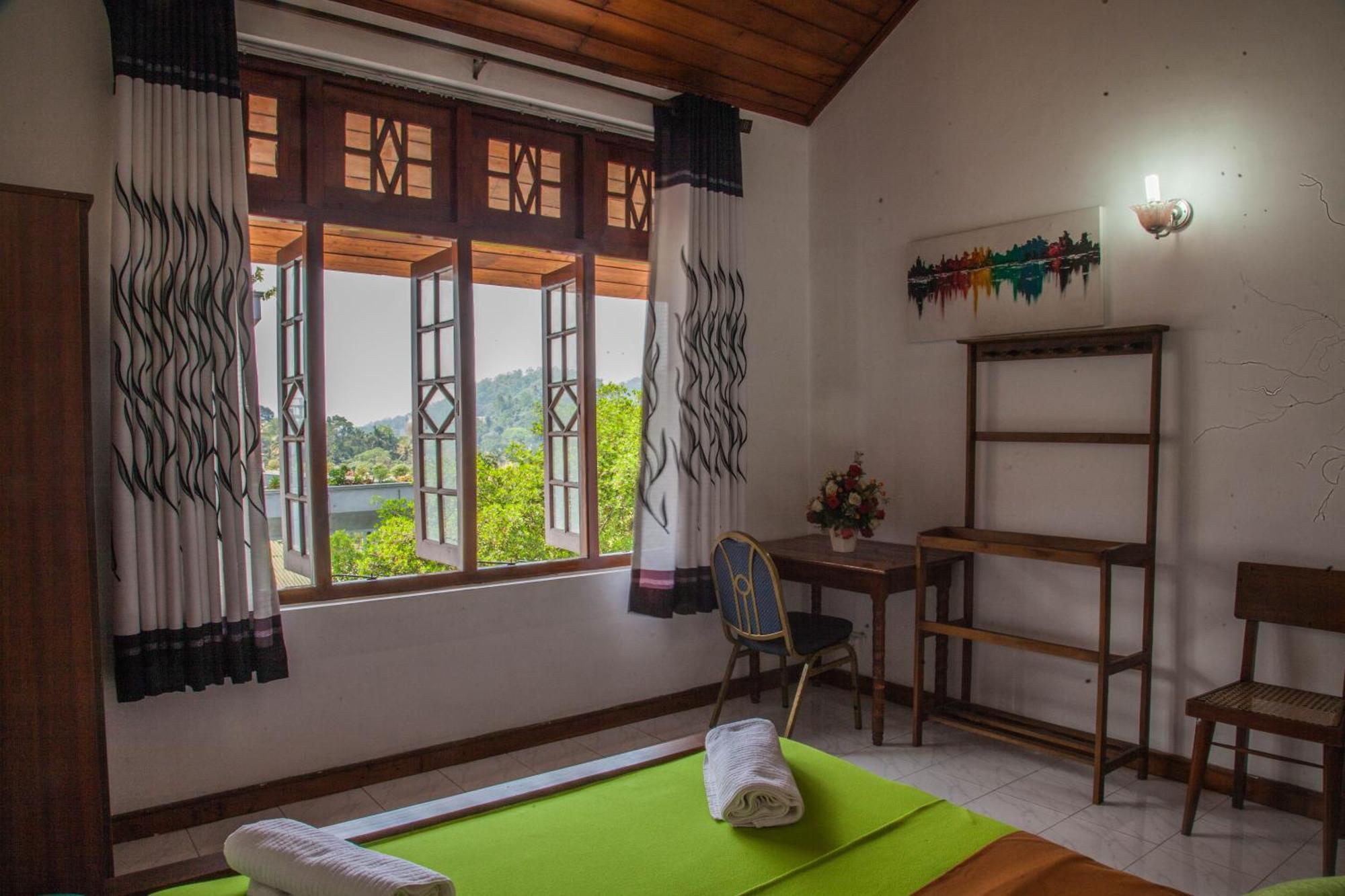 Antique Tourist Lodge Kandy Bagian luar foto