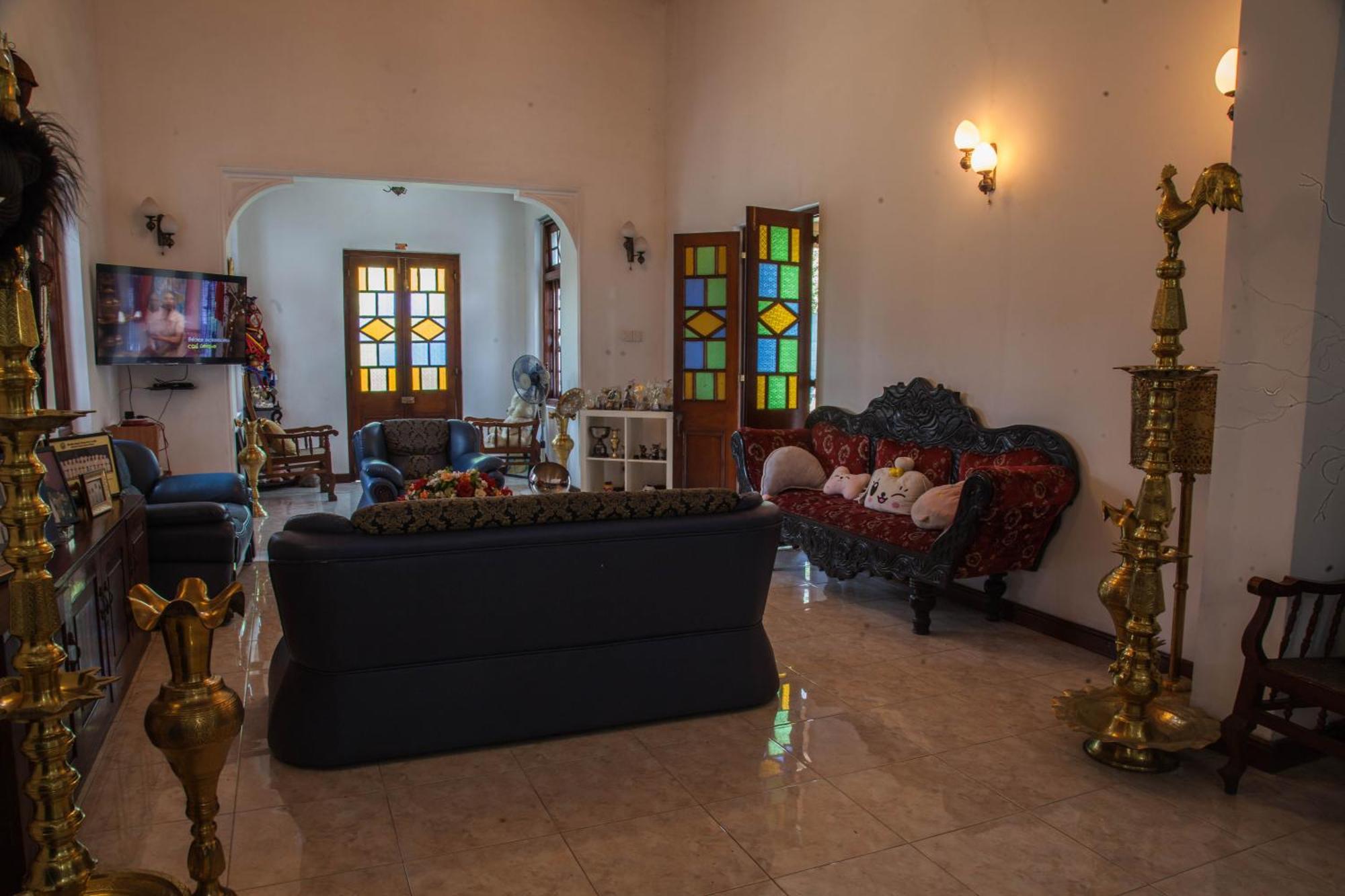 Antique Tourist Lodge Kandy Bagian luar foto