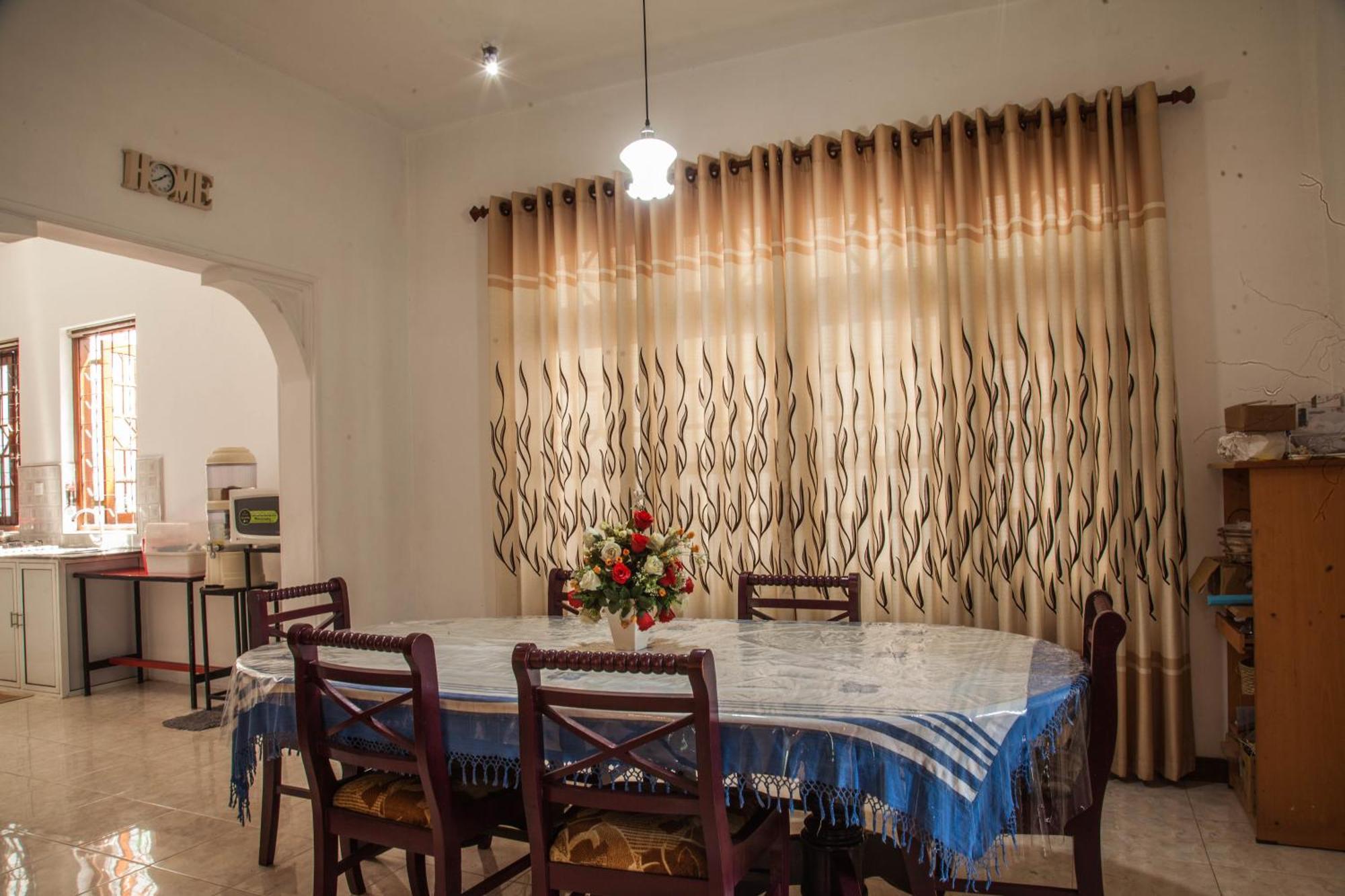 Antique Tourist Lodge Kandy Bagian luar foto